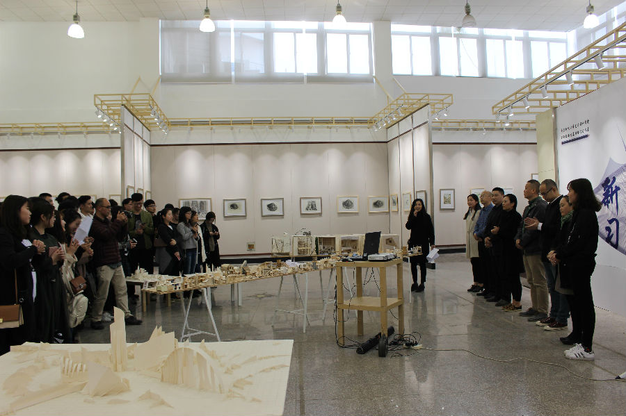 我院举办2016级学生基础课程习作展.JPG